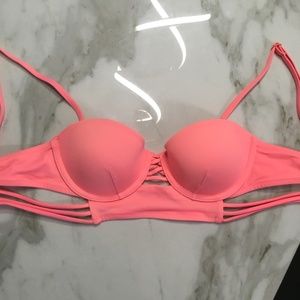 Victoria’s Secret, 32B, peach